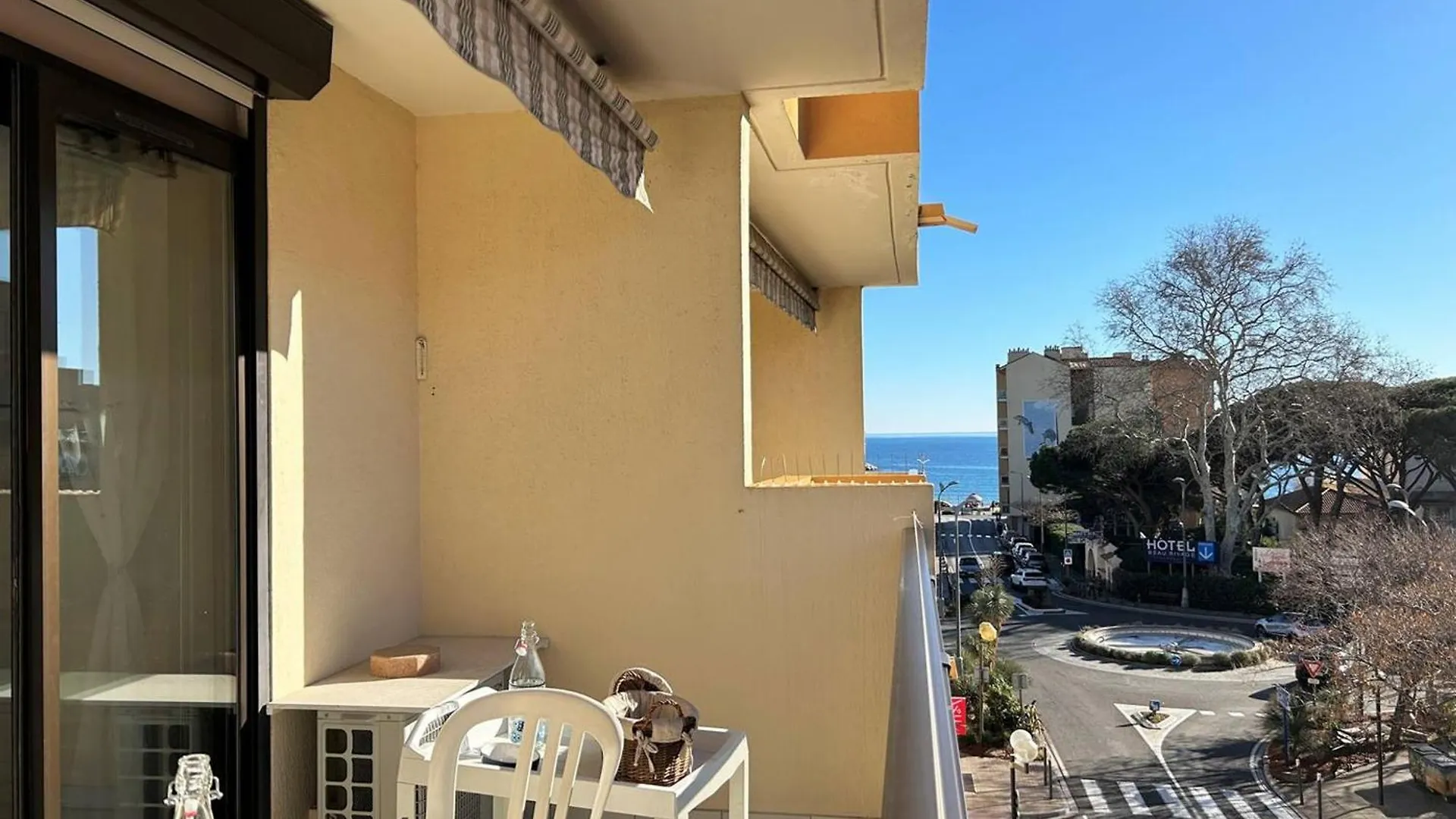 Appartement Climatise, 4 Couchages, Centre-Ville Du Lavandou, Proche Plage, Parking Inclus - Fr-1-251-580 Le Lavandou 0*,  France